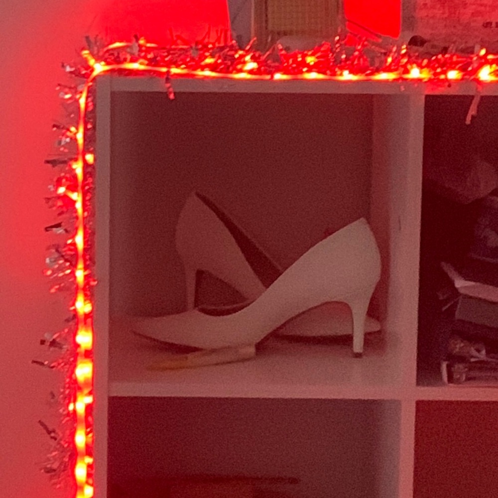 Alfani white heels 8w, good for prom, homecoming, and any dances.